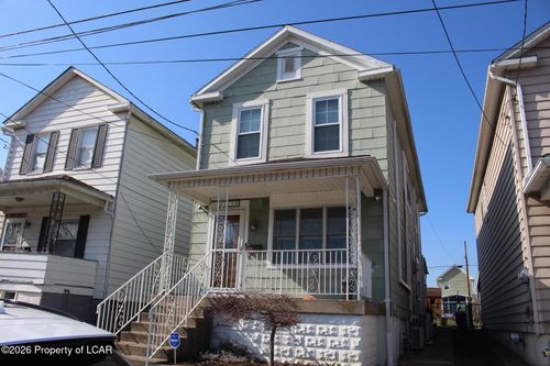 414 E Field St, Nanticoke, PA, 18634-3521 | Card Image