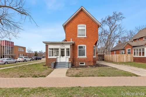 334 Central Ave, Holland, MI, 49423-3301 | Card Image
