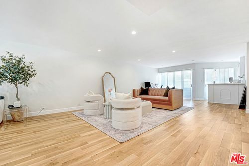 apt-404-339 N Oakhurst Dr, Beverly Hills, CA, 90210-4124 | Card Image