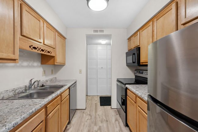 UNIT-225 - 450 Ford Rd, Condo with 2 bedrooms, 2 bathrooms and null parking in Saint Louis Park MN | Image 12