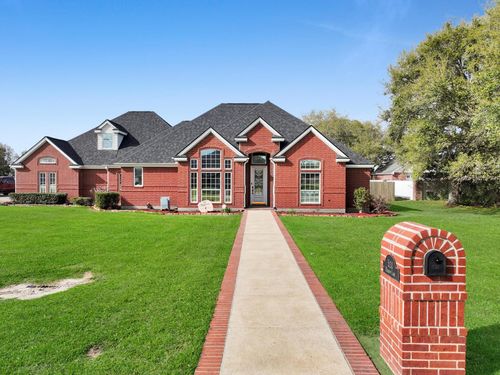 520 Meadow Ln, Winnie, TX, 77665-8554 | Card Image