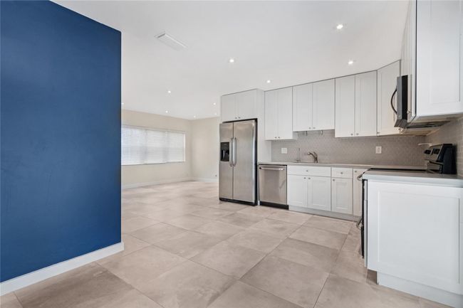 510 Ne 61 St St, House other with 3 bedrooms, 2 bathrooms and null parking in Oakland Park FL | Image 7