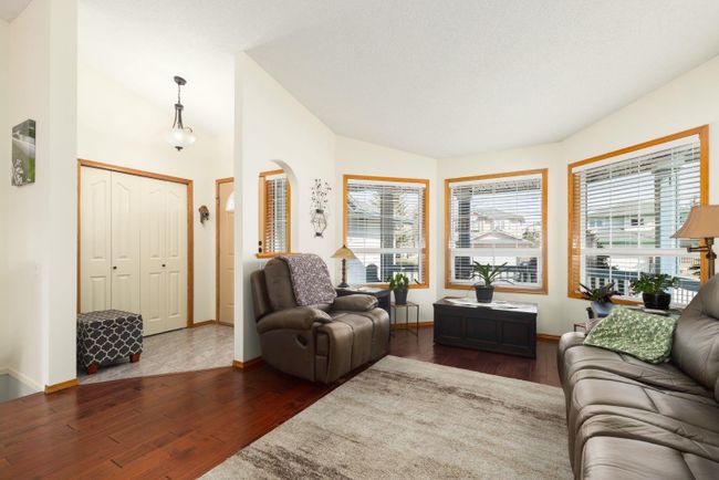 4 West Terrace Drive, Home with 4 bedrooms, 3 bathrooms and 4 parking in Cochrane AB | Image 7
