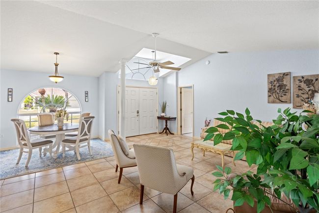 12950 Sw Pembroke Cir S, House other with 3 bedrooms, 2 bathrooms and null parking in LAKE SUZY FL | Image 12