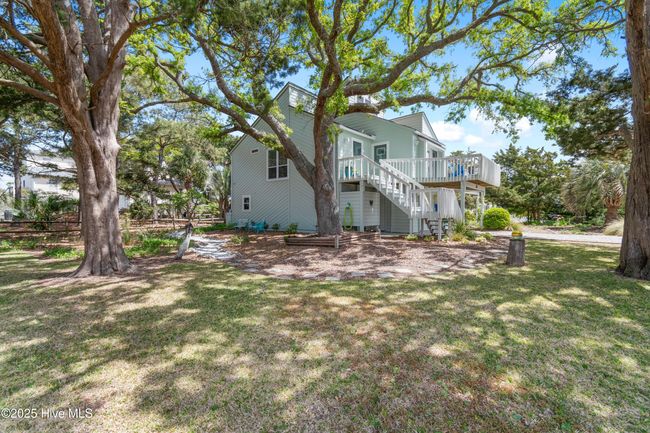 301 22 Nd Pl E, House other with 3 bedrooms, 3 bathrooms and 1 parking in Oak Island NC | Image 14