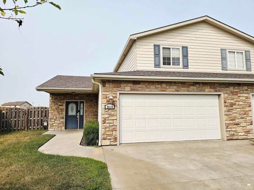 2610 Buttonwood Dr, Manhattan, KS, 66502-7161 | Card Image