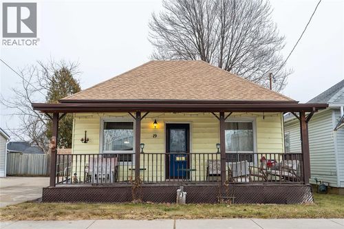 19 Degge St, Chatham, ON, N7M4X3 | Card Image