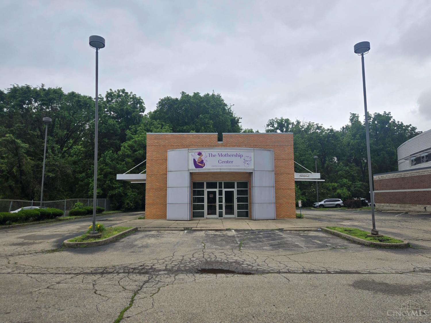 4365 Reading Rd, Cincinnati, OH 45229