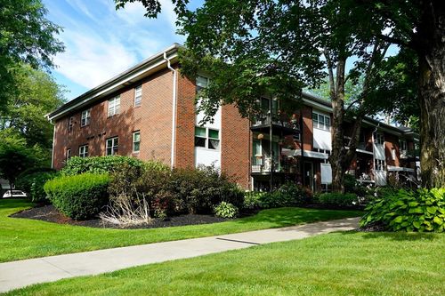 apt-48-36 Pleasant Dr, Stoughton, MA, 02072-2540 | Card Image