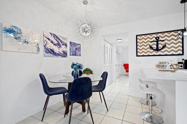 201 Kent L, Condo with 1 bedrooms, 2 bathrooms and null parking in West Palm Beach FL | Image 4