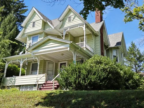 11 Locust Ave, Towanda, PA, 18848-1944 | Card Image