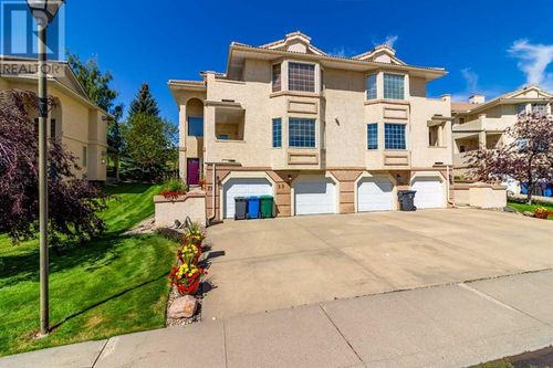 19 Canyon Crt W, Lethbridge, AB, T1K6V1 | Card Image