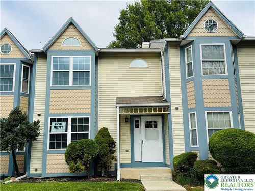 102 Quaker Dr, BETHLEHEM, PA, 18020-9537 | Card Image