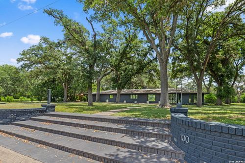 100 Dogwood Ln, San Antonio, TX, 78213-1905 | Card Image