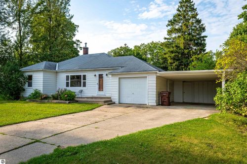 121 E Maple St, Shepherd, MI, 48883-9002 | Card Image