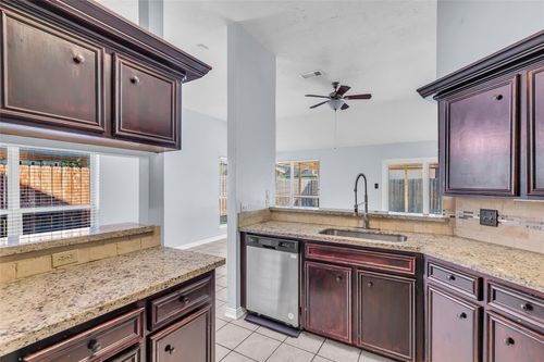 6614 Readsland Ln, Houston, TX, 77084-6281 | Card Image