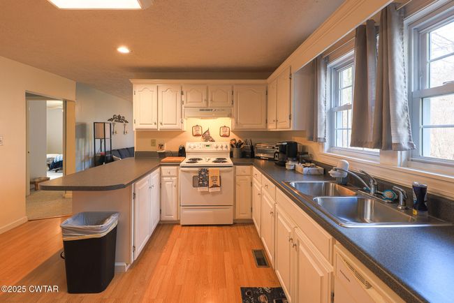 296 High St, House other with 3 bedrooms, 2 bathrooms and null parking in Huntingdon TN | Image 16
