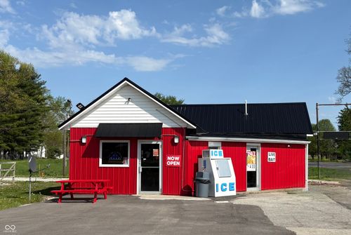 1026 S Massachusetts Ave, Matthews, IN, 46957-1508 | Card Image