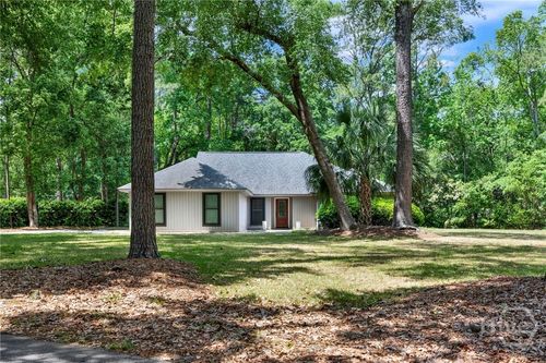 16 Old Martin Ln, Richmond Hill, GA, 31324-5135 | Card Image