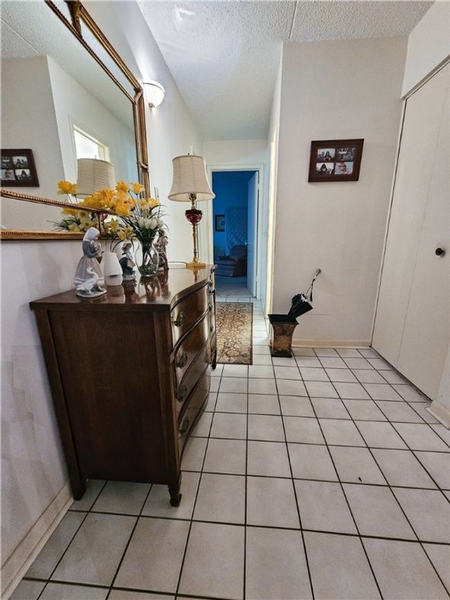 APT-209E - 2120 Greentree Rd, Condo with 2 bedrooms, 2 bathrooms and null parking in Pittsburgh PA | Image 10