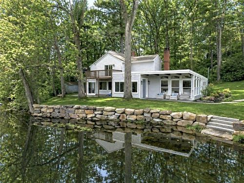 24 Breezy Knoll Rd, Greenville, RI, 02828-3134 | Card Image