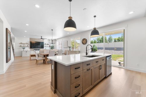 2172 Savoy Ct, Middleton, ID, 83644-1128 | Card Image