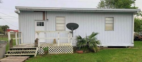 601 W Oakland Ave, SeaDrift, TX, 77983-3711 | Card Image