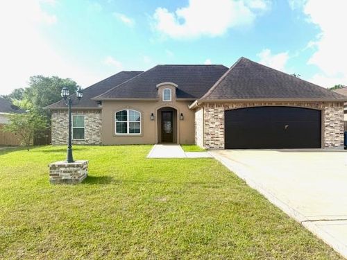 555 Tryson Ln, Bridge City, TX, 77611-2015 | Card Image