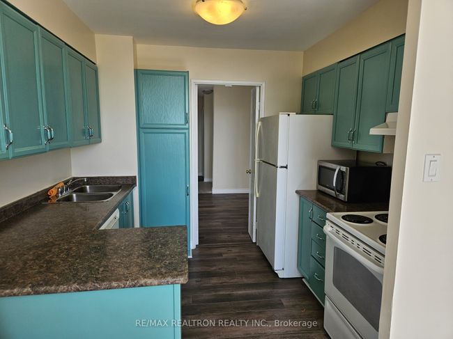 708 - 410 Mclevin Ave, Condo with 3 bedrooms, 2 bathrooms and 1 parking in Scarborough ON | Image 20