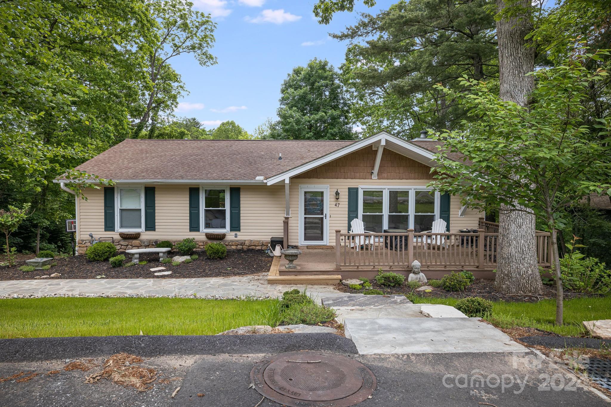 Hampden Rd, Asheville, NC 28805