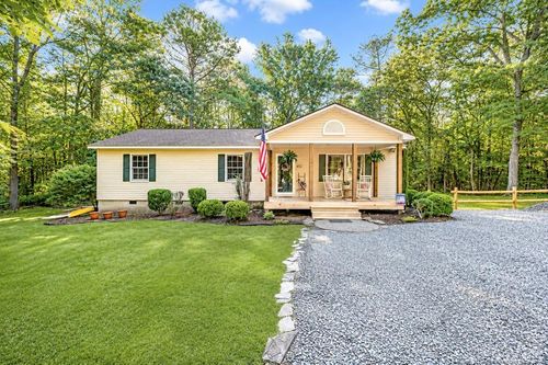 452 Sweet Gum Dr, Vass, NC, 28394-8235 | Card Image