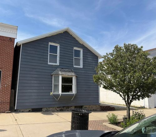 207 E Michigan St, New Carlisle, IN, 46552 | Card Image