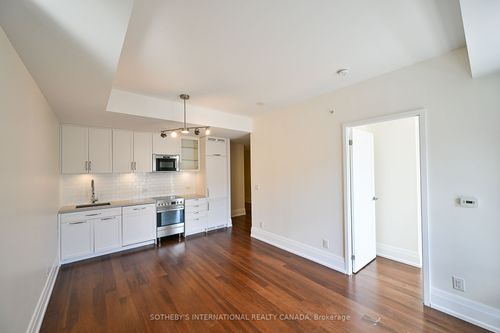 312-25 Malcolm Rd, East York, ON, M4G0C1 | Card Image