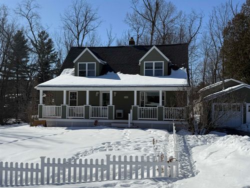 18 Cherry Street, Essex Junction, VT, 05452 | Card Image
