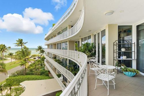 apt-f4-100 Royal Palm Way, Palm Beach, FL, 33480-4269 | Card Image