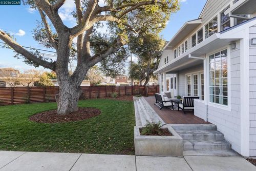 524 Oak Grove Ave, Burlingame, CA, 94010-2729 | Card Image