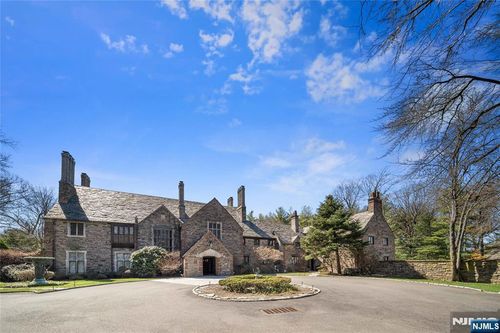 1 Byrne Ln, Tenafly, NJ, 07670-2757 | Card Image