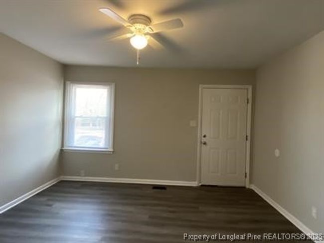 B - 703 Lake Ave, Condo with 2 bedrooms, 1 bathrooms and null parking in Spring Lake NC | Image 8