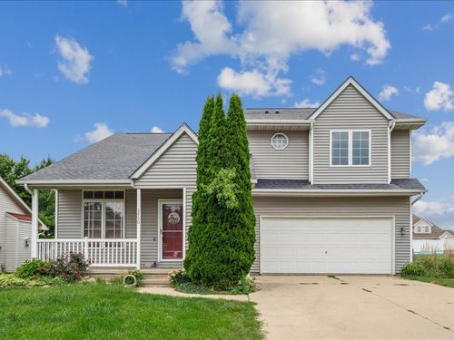 3450 Whitehall Ave, Marion, IA, 52302-9101 | Card Image