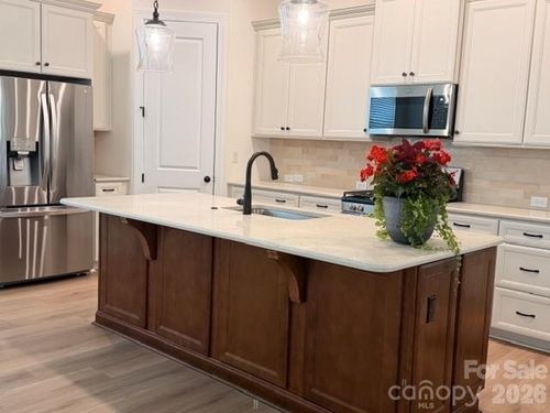 1002 Pastoral Pl, Waxhaw, NC, 28173-1124 | Card Image