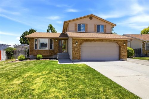 6911 Coneflower Ct, West Jordan, UT, 84081-5317 | Card Image