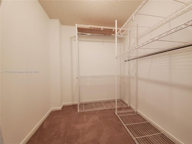 APT-608 - 2625 Collins Ave, Condo with 2 bedrooms, 2 bathrooms and null parking in Miami Beach FL | Image 7