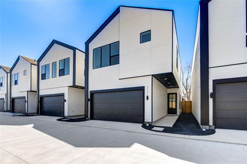 6123 Pacific Forest Dr, Houston, TX, 77091-2558 | Card Image