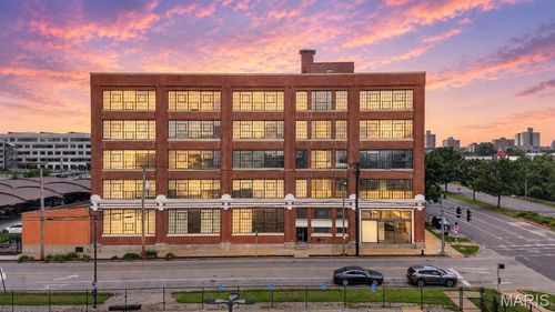 424-4100 Forest Park Ave, Saint Louis, MO, 63108-2897 | Card Image