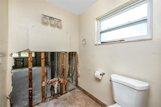 11465 7 Th St E, House other with 2 bedrooms, 2 bathrooms and null parking in Treasure Island FL | Image 26