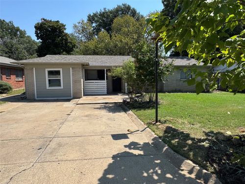 408 Simmons Dr, Hurst, TX, 76053-6533 | Card Image