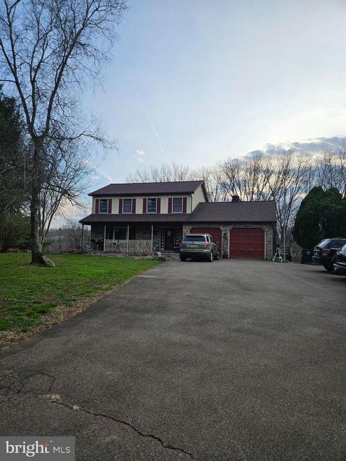 893 Old Forge Rd, OXFORD, PA, 19363-2382 | Card Image