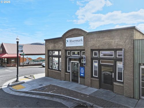 501 Deschutes Ave, Maupin, OR, 97037-7002 | Card Image