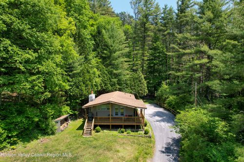 15 High St E, Shandaken, NY, 12480-5403 | Card Image