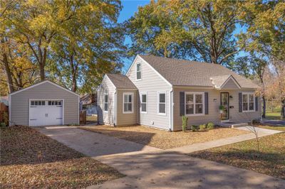 7806 Lowell Avenue, House other with 3 bedrooms, 1 bathrooms and null parking in Overland Park KS | Image 2